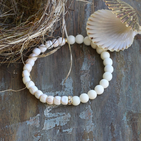 6mm Riverstone & Shell Bracelet